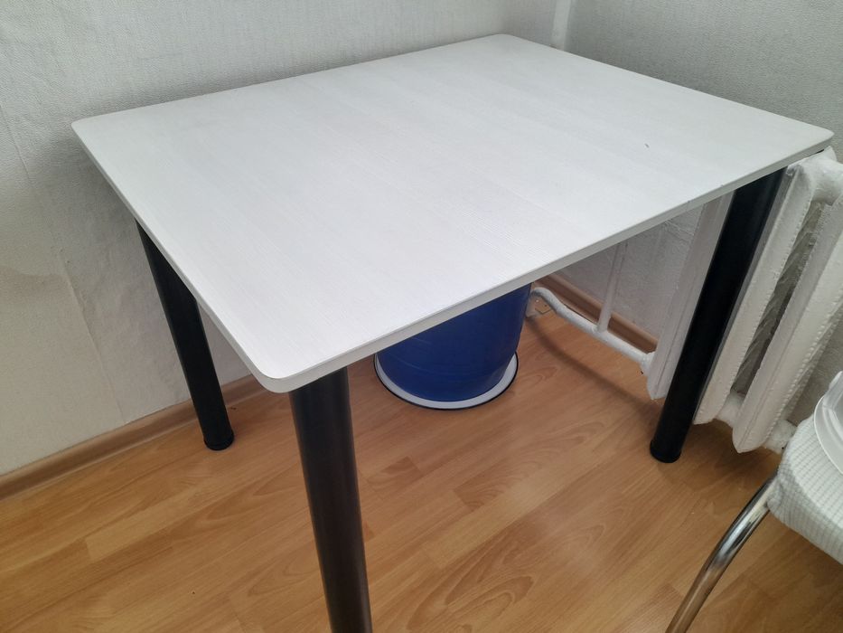 Продам два стола