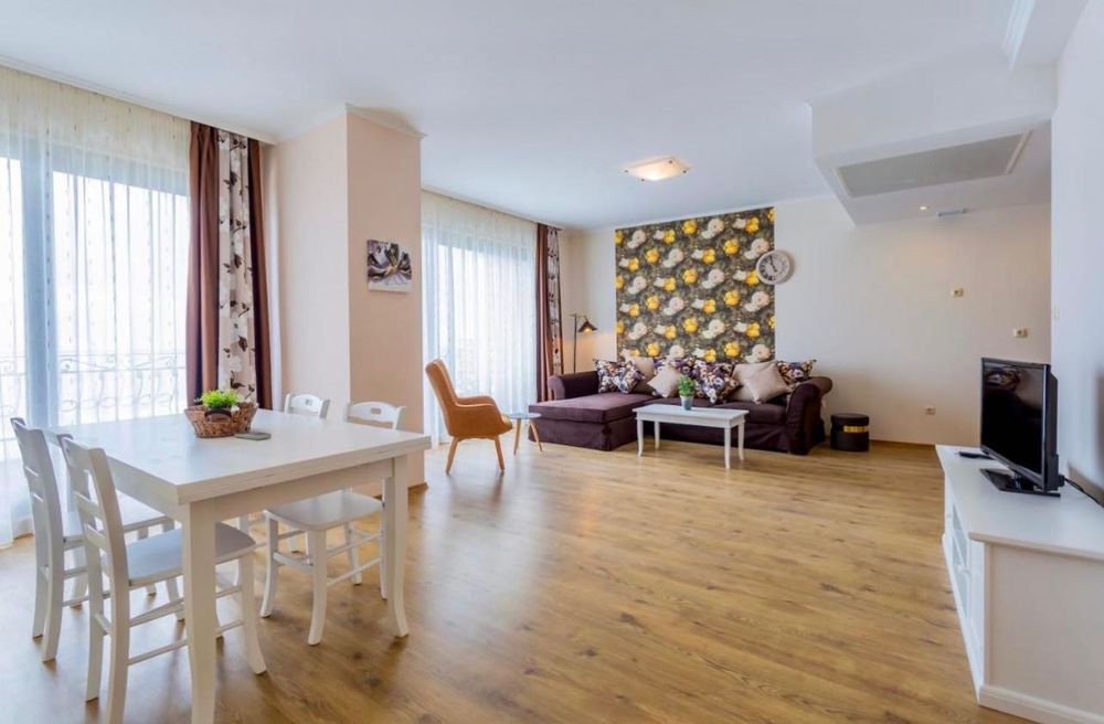 Продава се Тристаен апартамент в Поморие - 125 кв.м за 1599 €/кв.м - Снимка #2