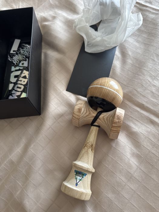 Kendama Krom Eclipse