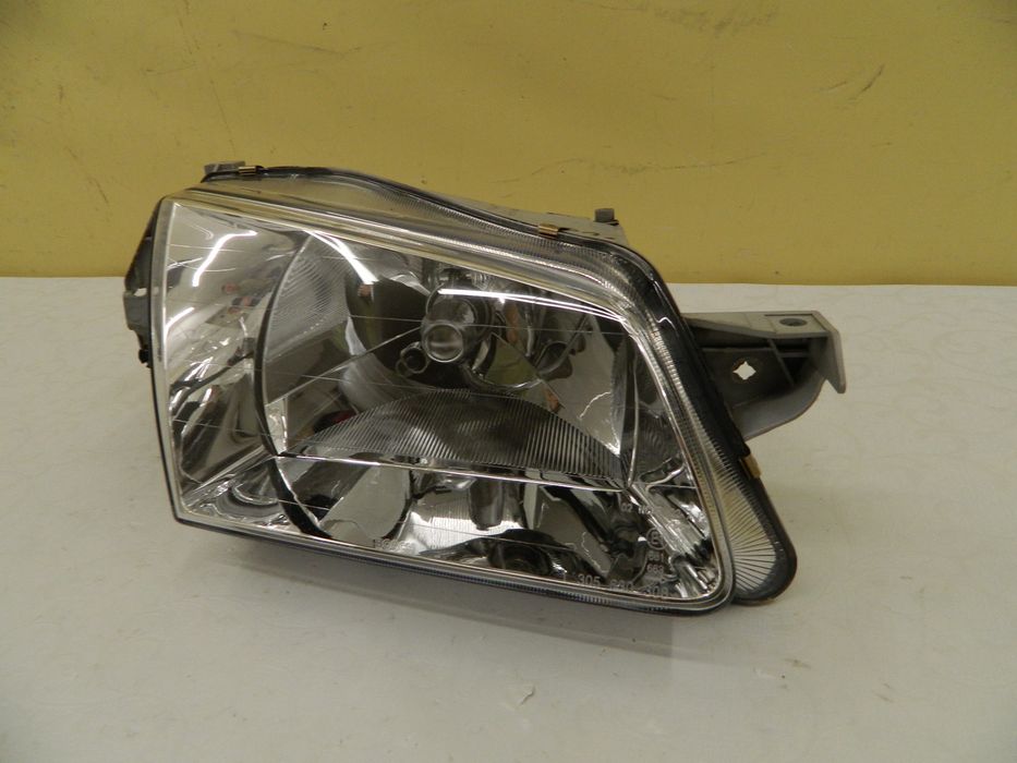 Far dreapta Mazda 323, 1998, 1999, 2000, 2001, 2002, 2003
