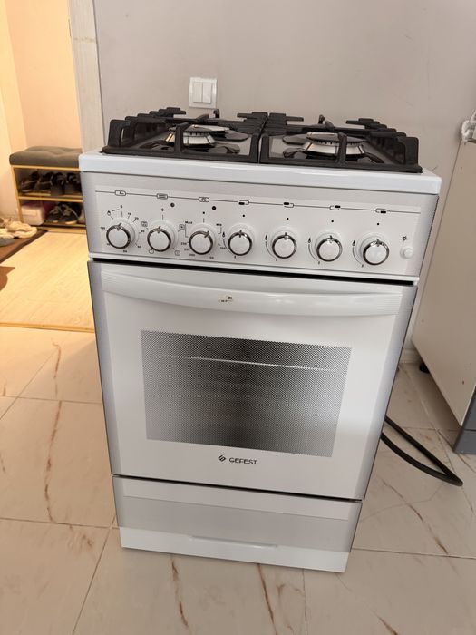Продается новая газовая плита с духовкой!
