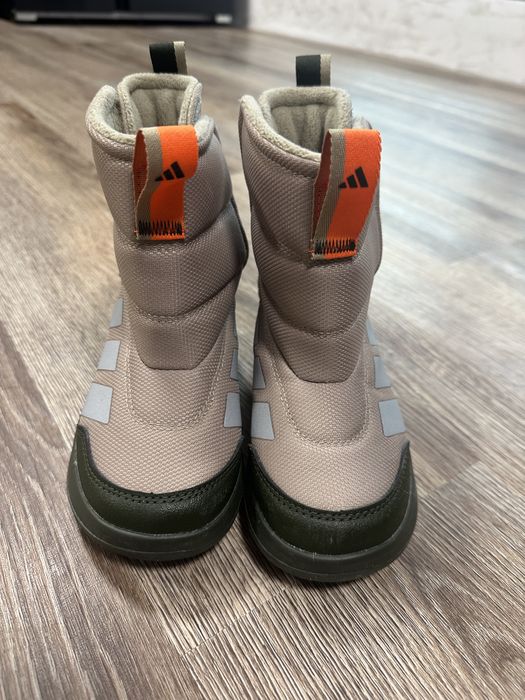 Ботуши Adidas + подарък шапка