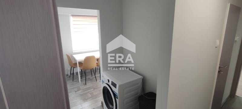 Тристаен, изцяло южен апартамент след основен ремонт в кв."Владиславов