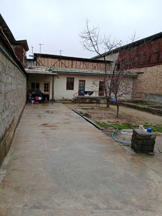 Uy sotiladi KELES 6 sotix