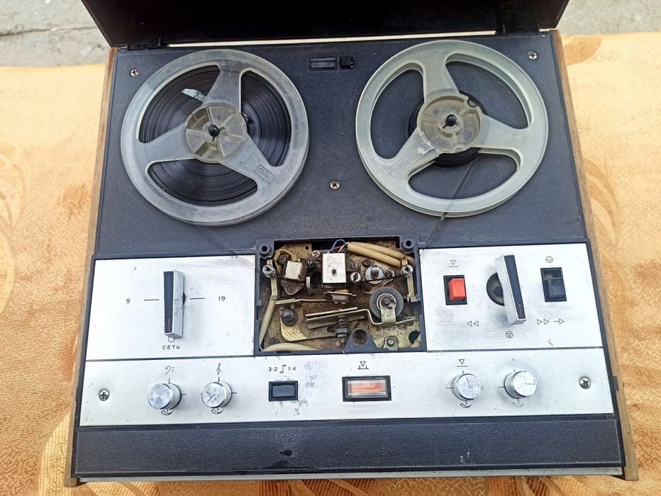 Saturn -201 magnitafon sotiladi.