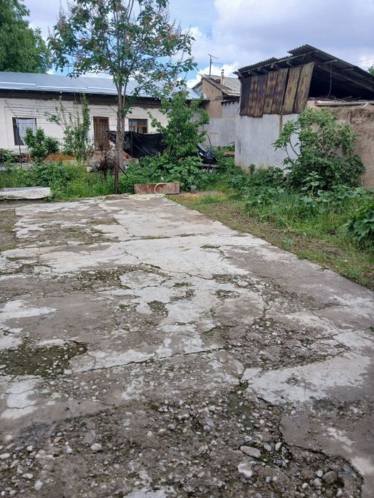 Uchastok sotiladi