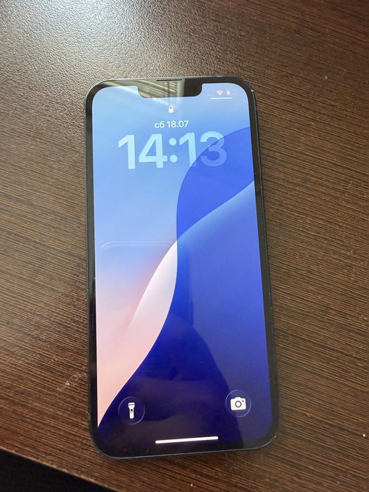 Продавам IPHONE 13