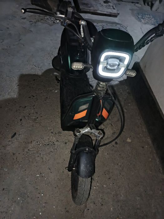 Продам электроскутер шустрый