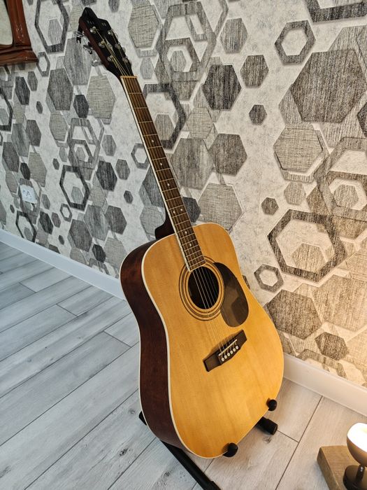 Акустическая гитара