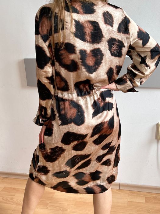 Страхотна женствена секси рокля на бутиковия бранд Karmamia