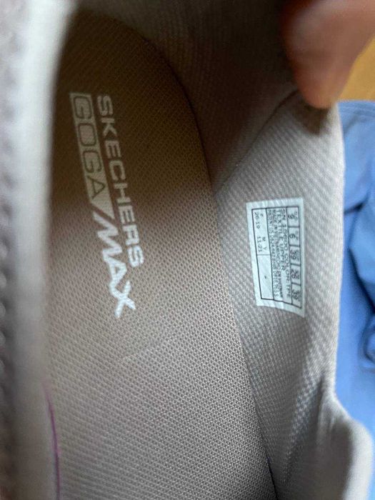 Продается обувь/кросовки Sketchers