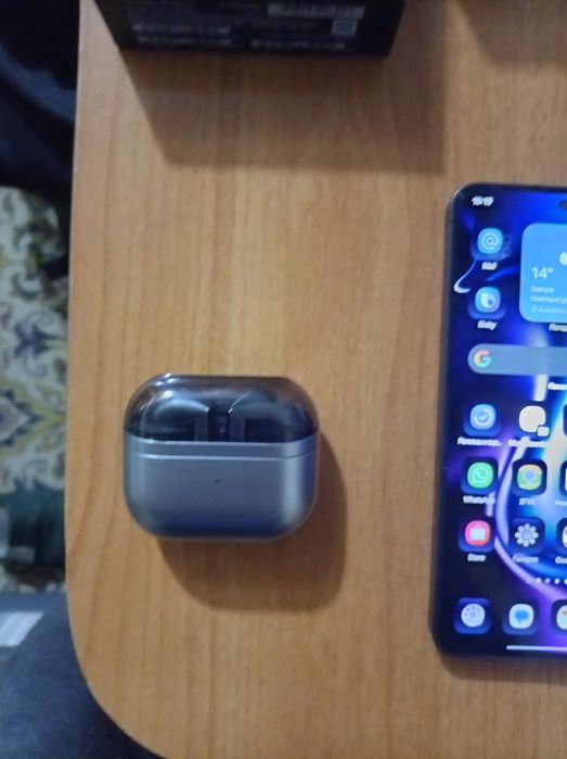 Samsung S24 телефон