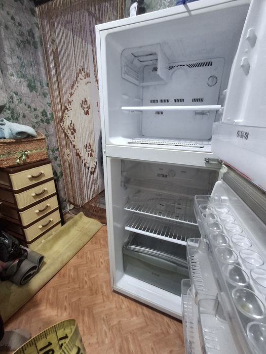 Холодильник отдам даром