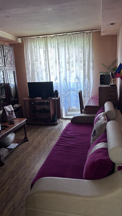 Apartament 2 camere,terasa,baie,bucatarie,debara,hol.