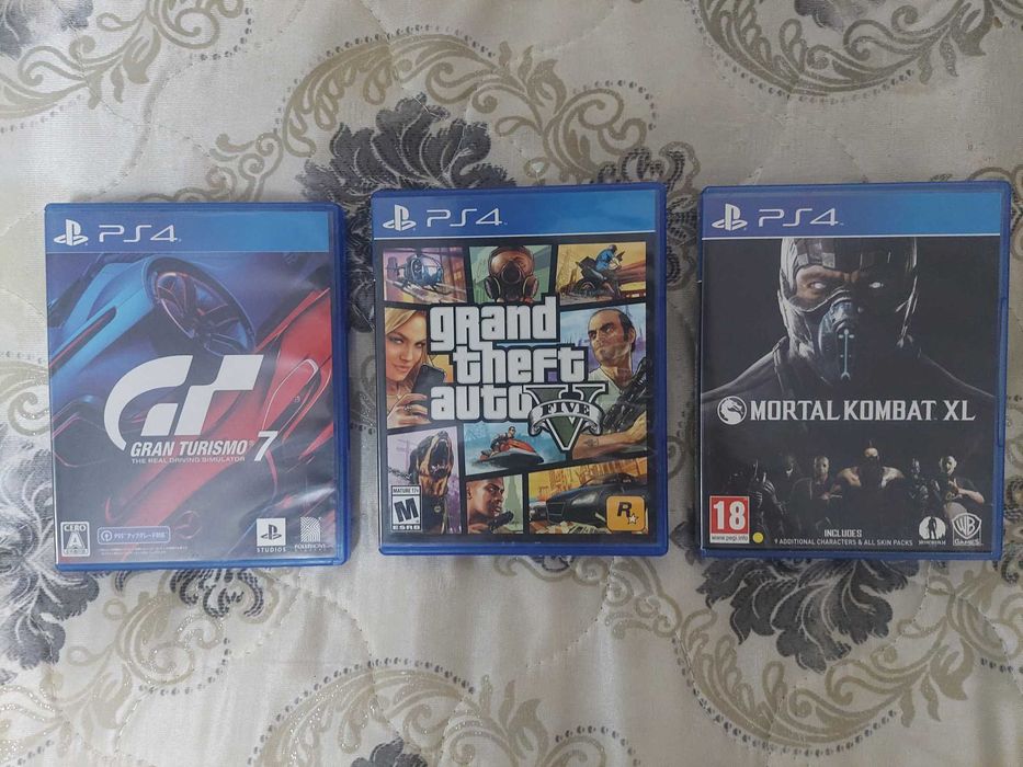 Playstation 4 uchun Mortal kombat Gta5 va boshqa o'yin disklar
