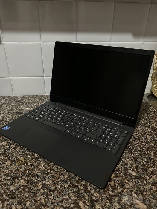 Lenova-v15.