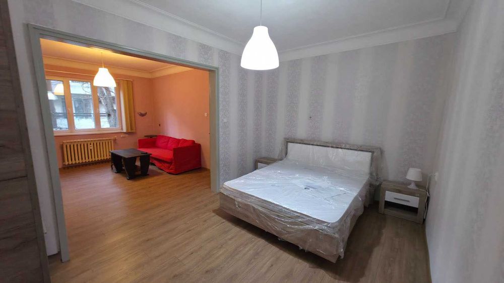 Дава се под наем Двустаен апартамент в София, Център - 56 кв.м за 498.27 € - Снимка #3