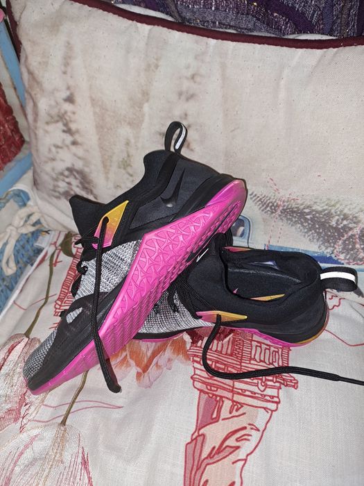 Нови маратонкиTRAINING-MeTCON -NIKE #38.5!