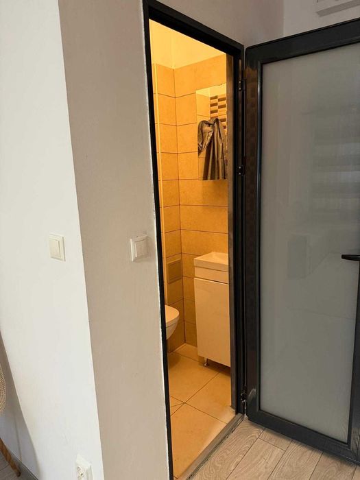 Vand Garsoniera Sibiu, Etaj I, zona foarte buna renovata complect