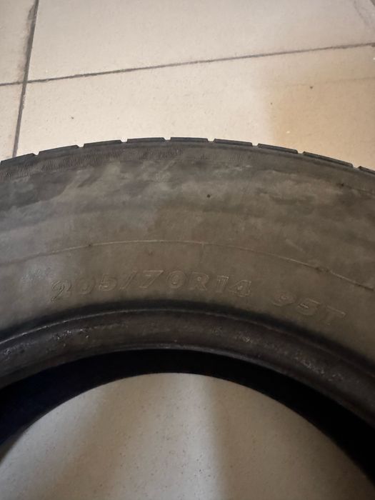 Продам 2 шины от колес для машины !!!
