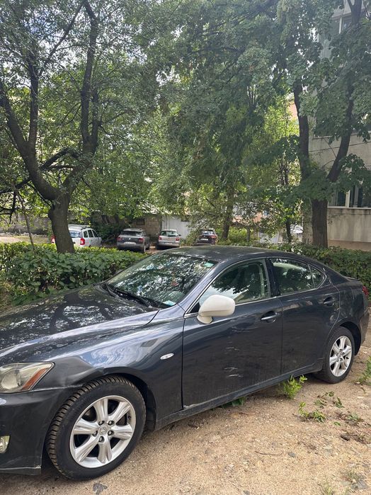 Lexus is 220D 2006. 177cp