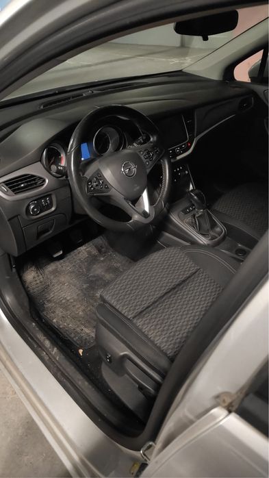 Masina Astra K sports tourer