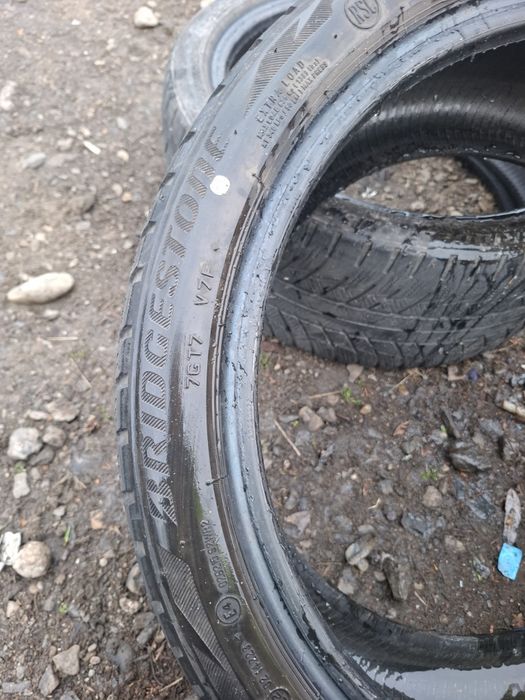 Vand 2 anvelope 225 40 18 brigestone de iarna  dot 2019