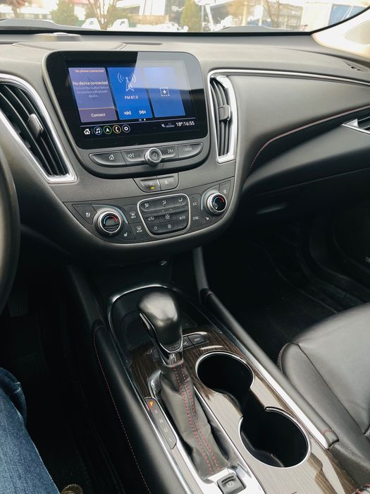 Malibu 2 XL avtomobil sotiladi !