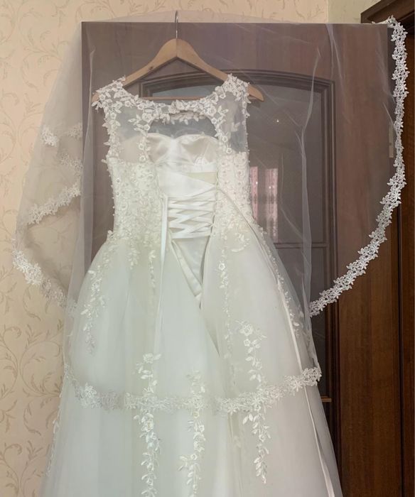 Свадебное платье