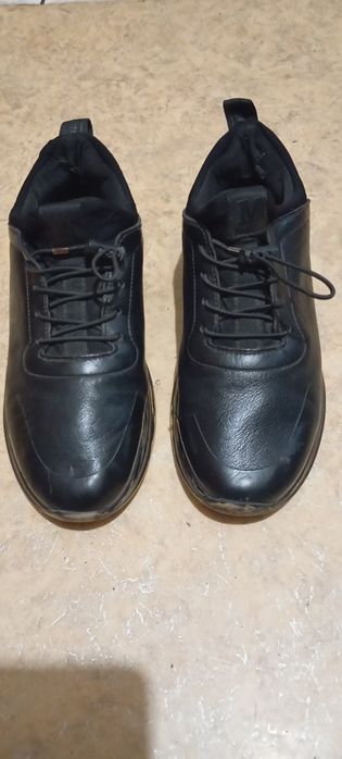 Кроссовки женские