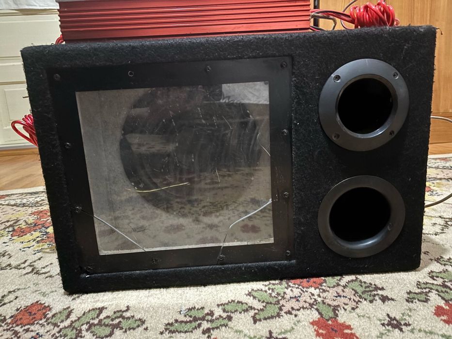 Vand subwoofer auto cu statie shark de 1200W