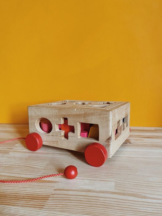 Дървен сортер на колелца