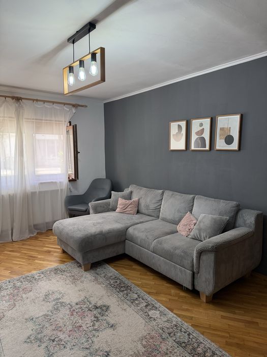 Proprietar, vând apartament, 3 camere,  parter, total decomandat cu centrală proprie pe gaz și aparat de climatizare