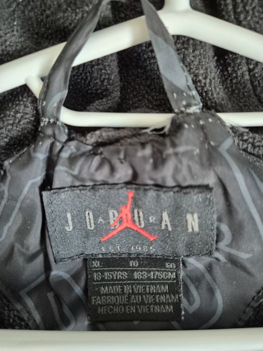 Vand geaca copii Jordan marime 163-175 cm