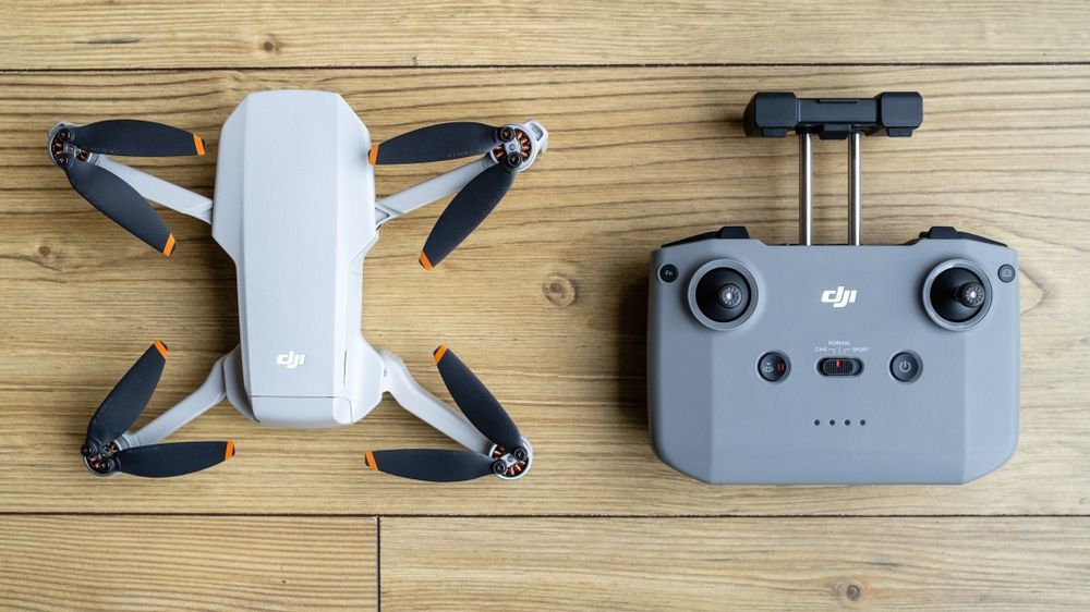 VÂND DRONA dji mini 4k