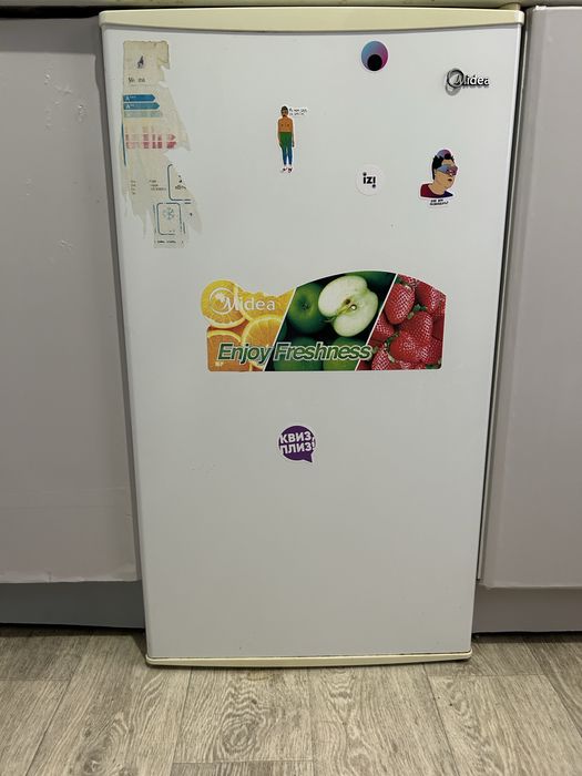 Продам маленьки холодильник