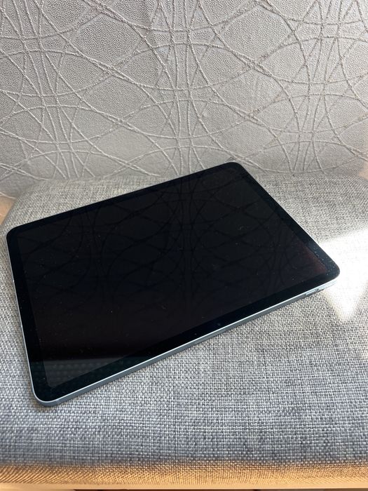 iPad Air M3 512GB - заключен