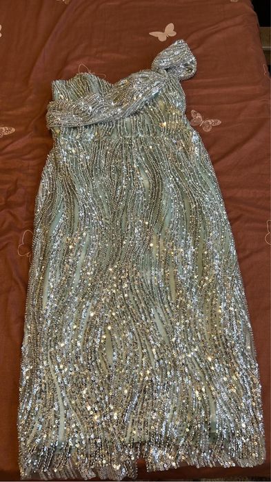 Vand rochie facuta pe comanda