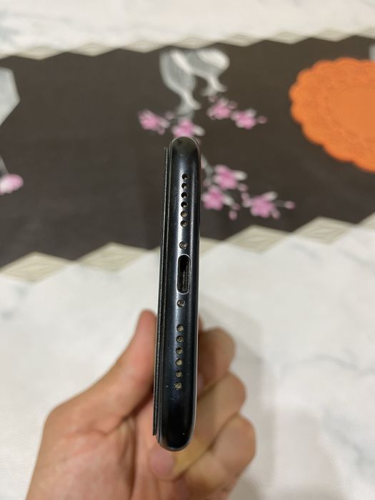 iphone Xr  LLA 75%