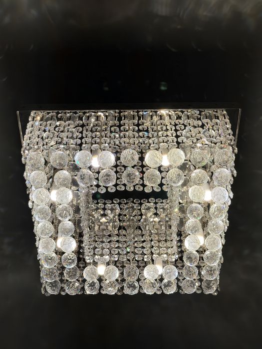 Продам хорошие люстры