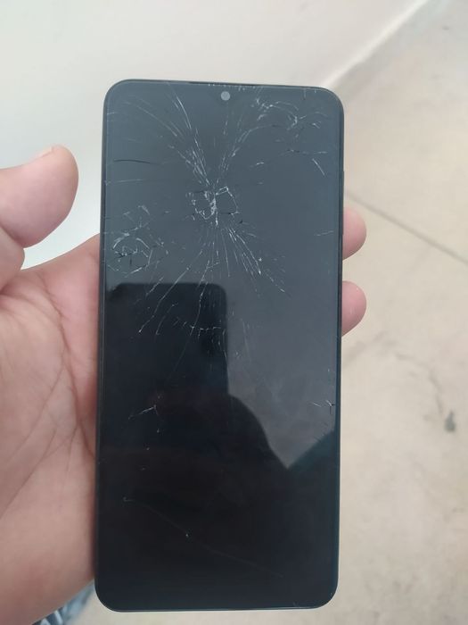 Galaxy a12.   64/8 gb. Holati ideal