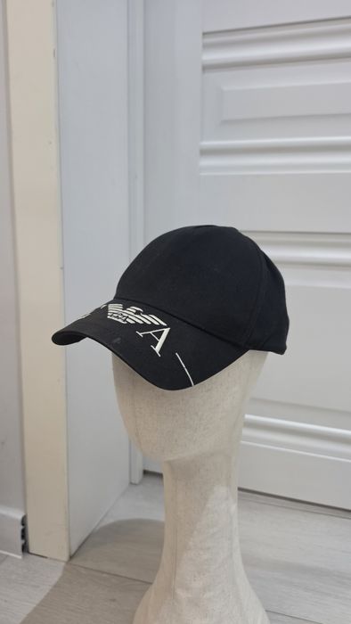 Кепки от EA7, Emporio Armani