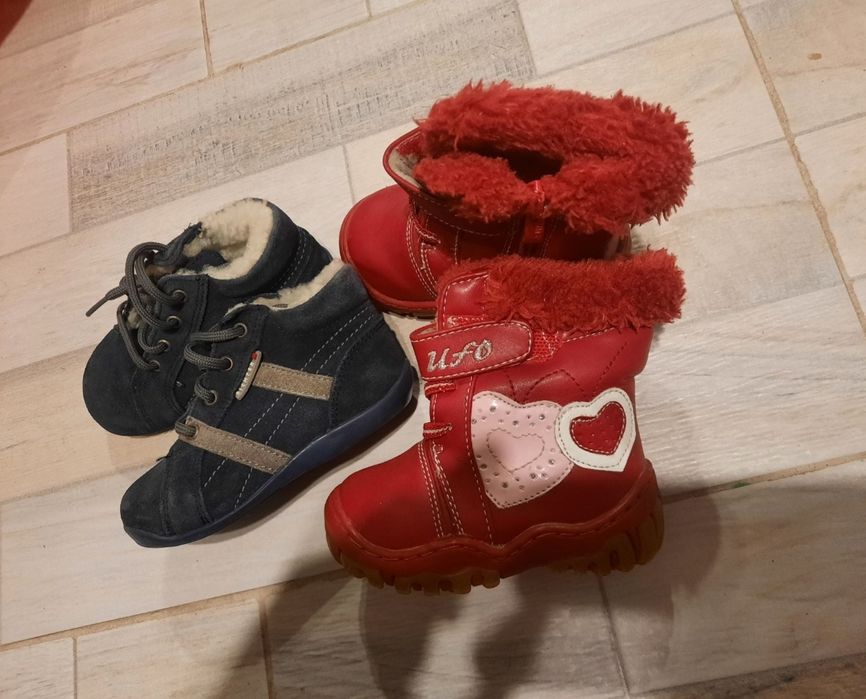 2 perechi de încălțăminte pt copii