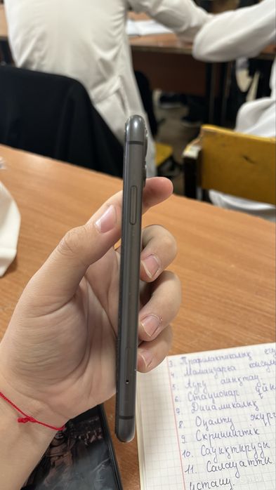 Айфон 11 почти в идеальном состоянии
