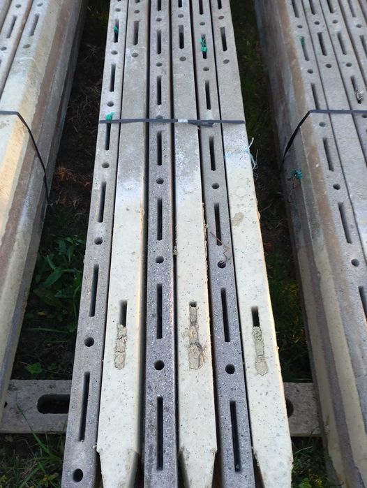 Stalpi din beton pentru gard, vie, etc...