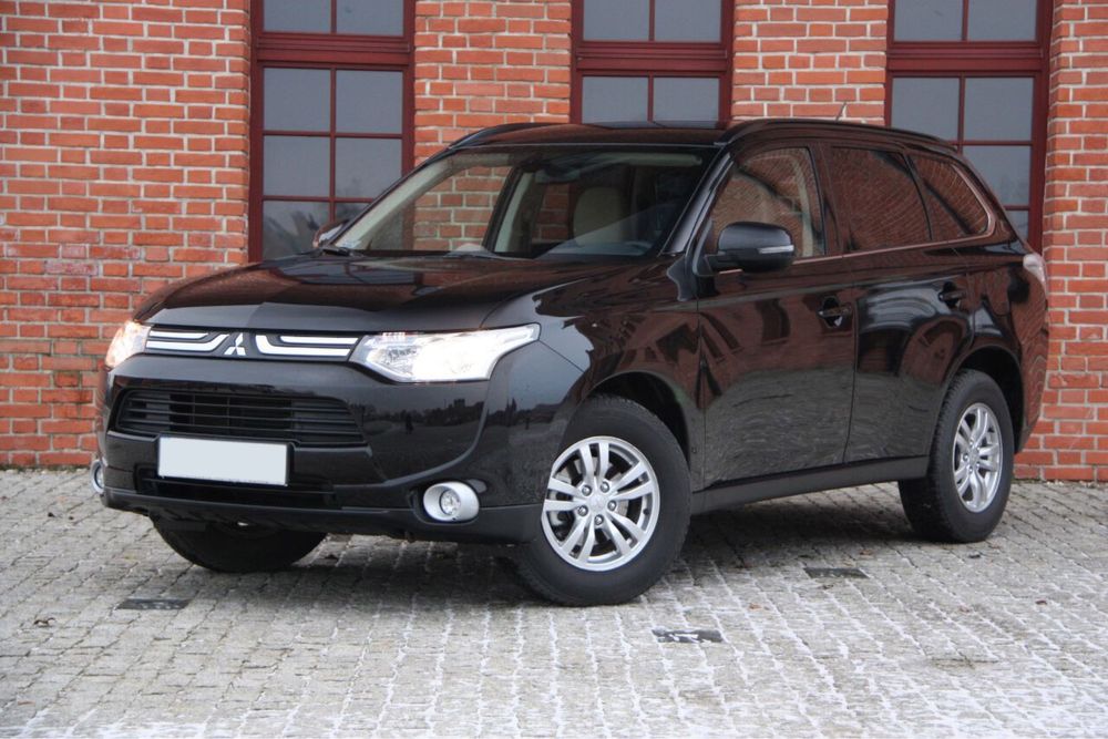 Передная левая дверь Mitsubishi outlander