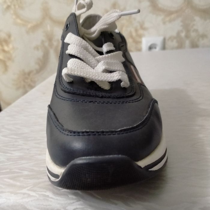 Продам красовки,кожа,размер 39,