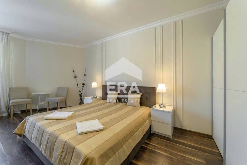 Дава се под наем Тристаен апартамент в София, Лозенец - 127 кв.м за 1750 € - Снимка #4