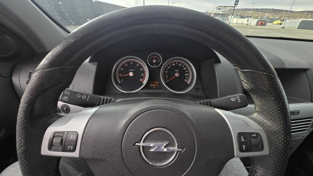 Opel Astra H 1,6 benzina