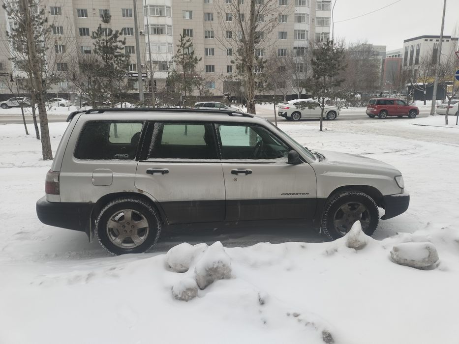 Продам машину субару